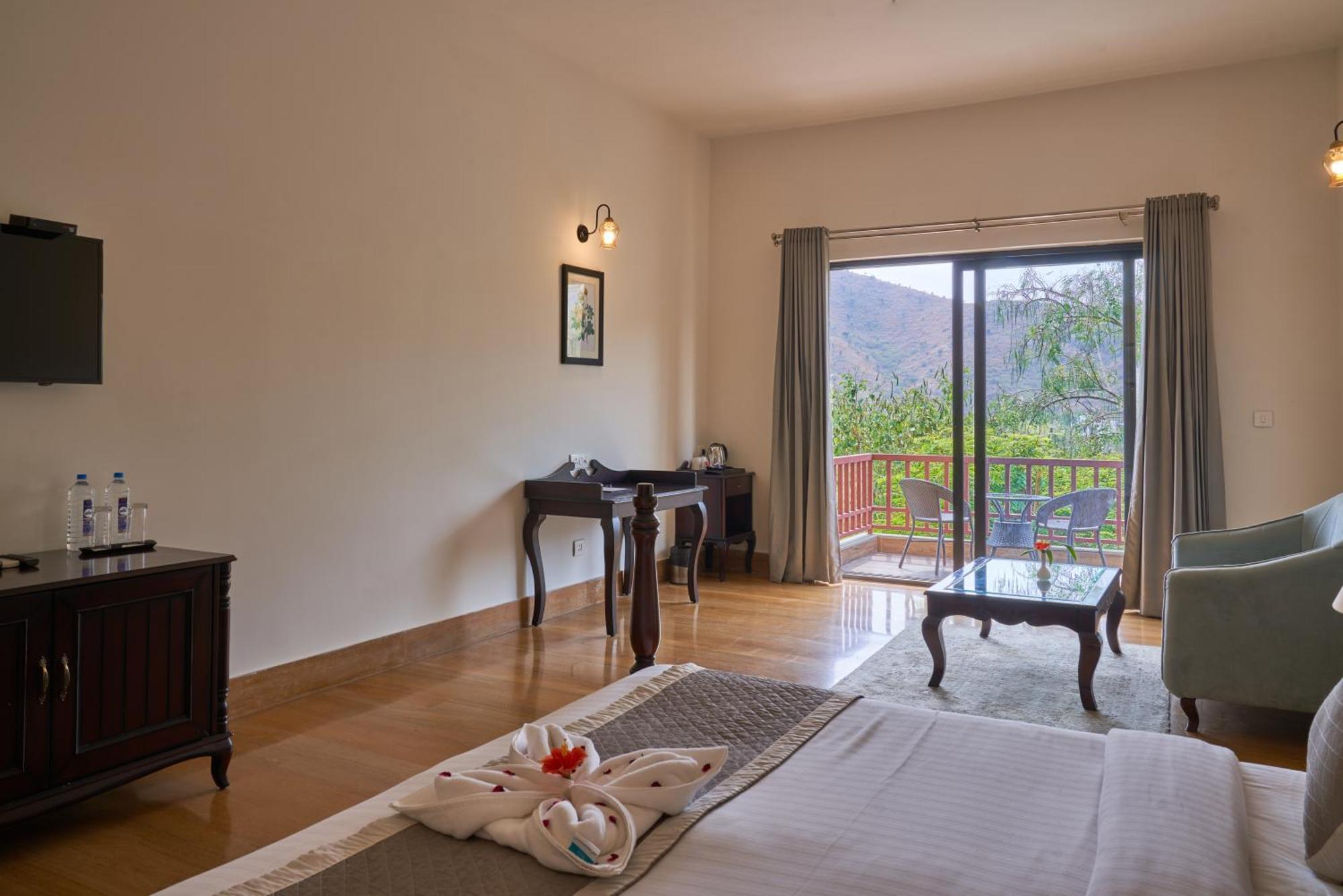 The Hunting Lodge Resort Udaipur - Villas & Pool Dabok Esterno foto