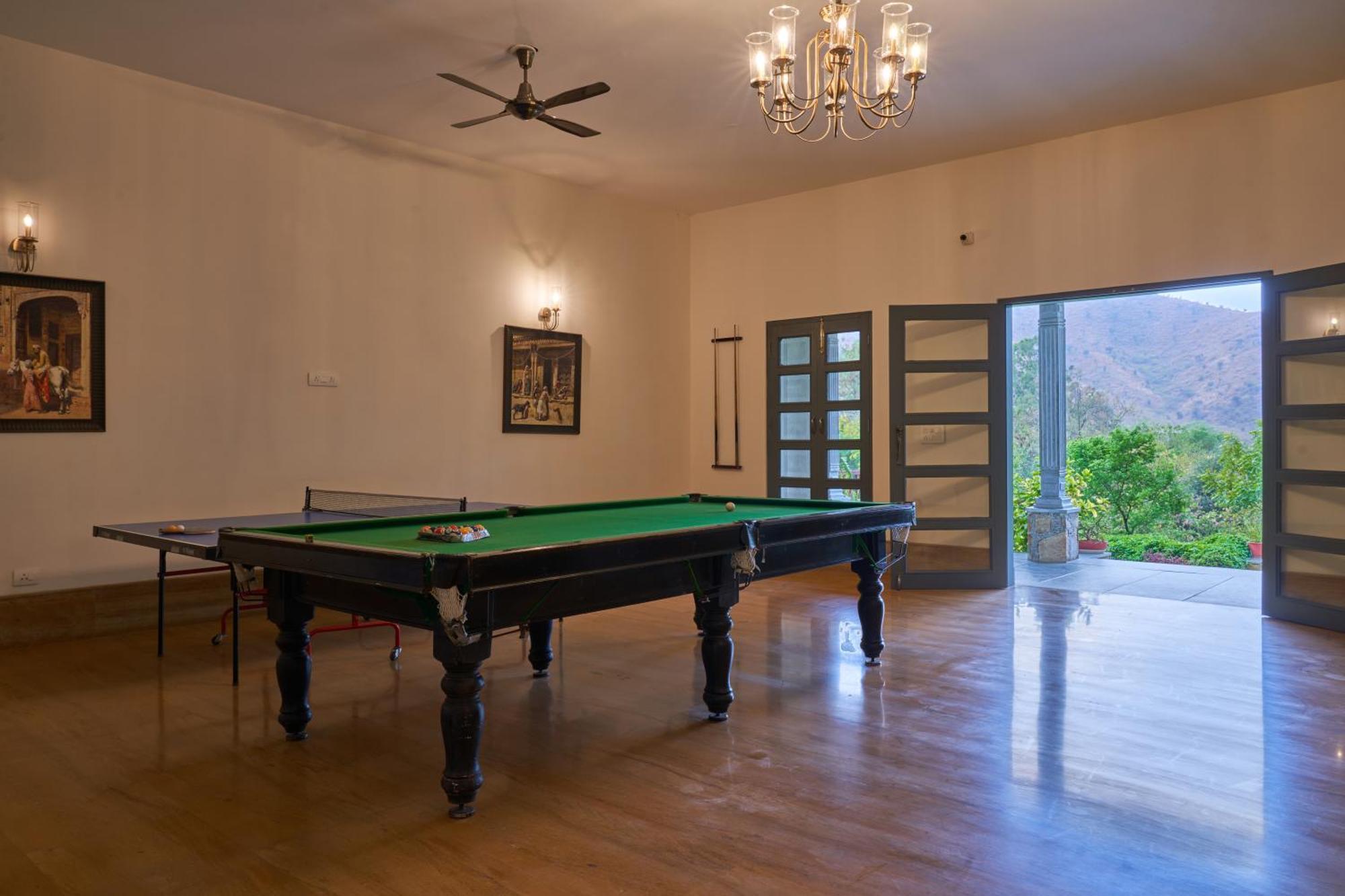 The Hunting Lodge Resort Udaipur - Villas & Pool Dabok Esterno foto