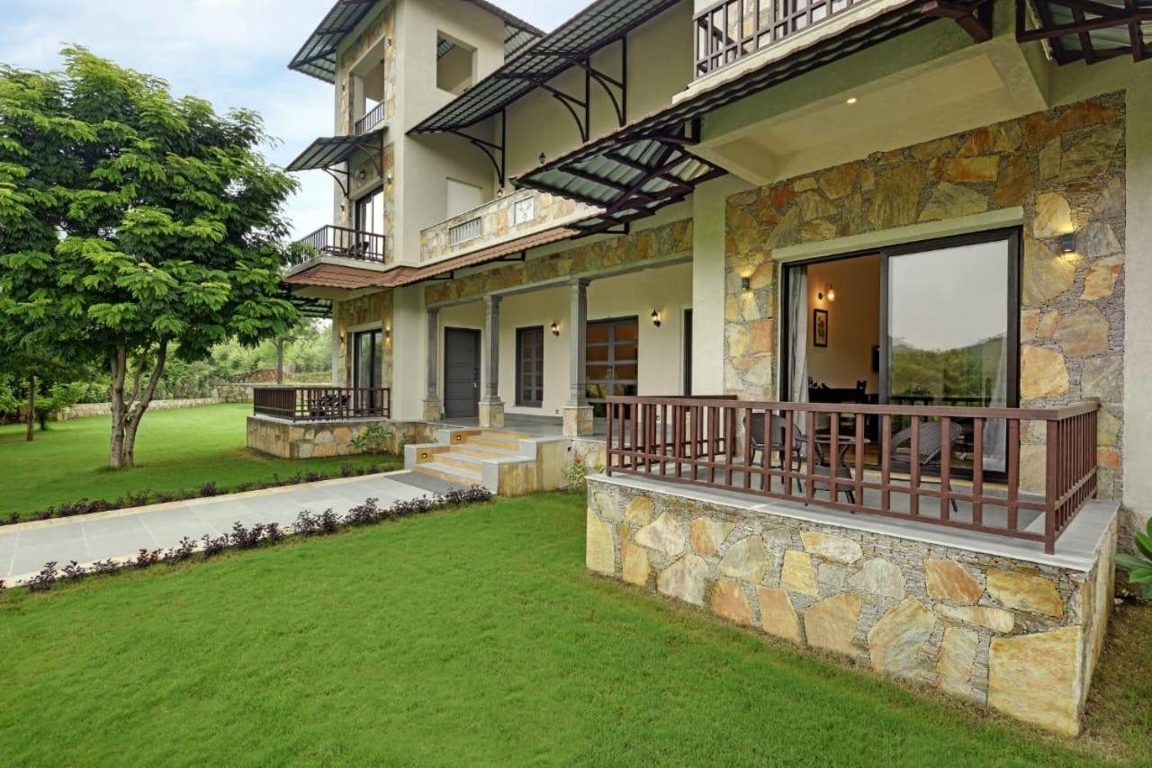 The Hunting Lodge Resort Udaipur - Villas & Pool Dabok Esterno foto