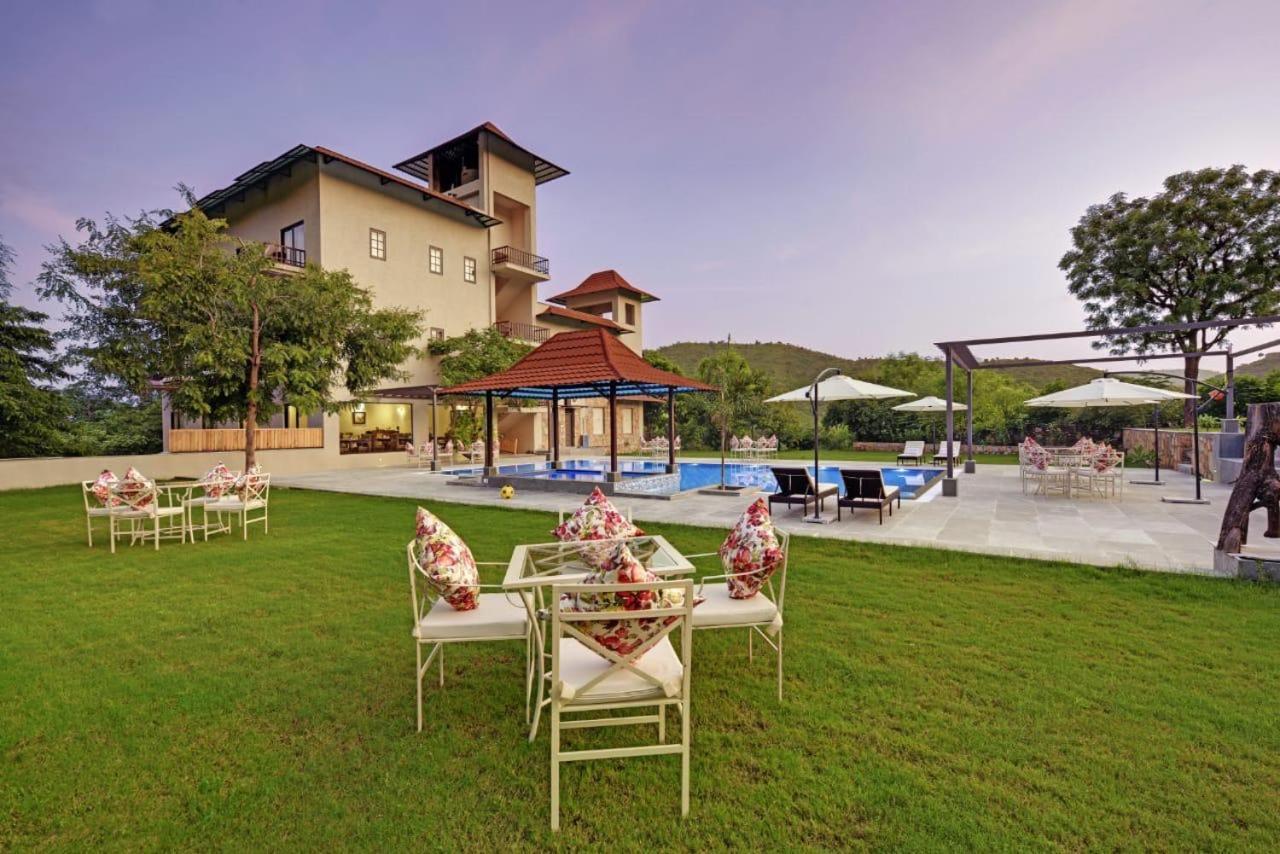 The Hunting Lodge Resort Udaipur - Villas & Pool Dabok Esterno foto