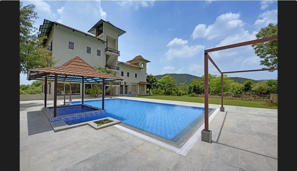 The Hunting Lodge Resort Udaipur - Villas & Pool Dabok Esterno foto